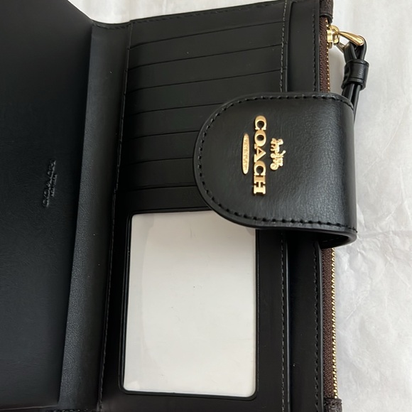 NWT Coach Phone Wallet In Color-block Signature Canvas - Picture 6 of 9